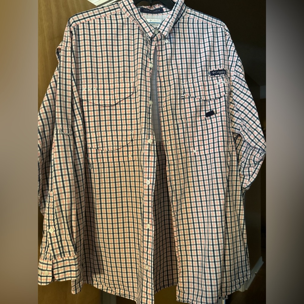 XXL Men’s Columbia PFG button down long sleeve shirt. It is pink and blue